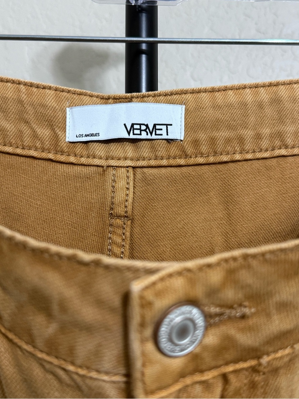 Vervet Kiss of California Crop Flare Distressed Jeans Tan Size 27 NWT - Picture 5 of 11